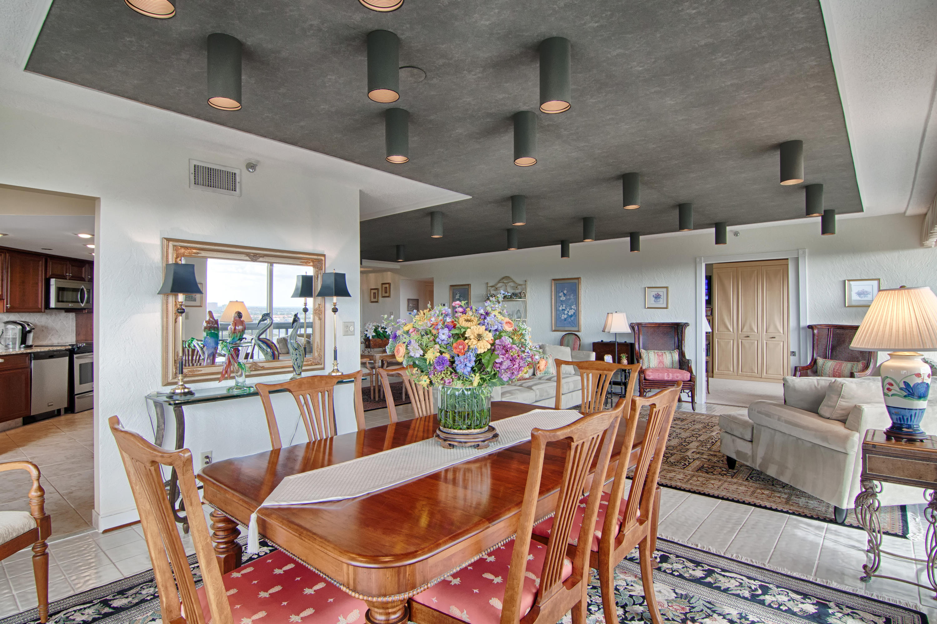 LANDS OF THE PRESIDENT - Residential