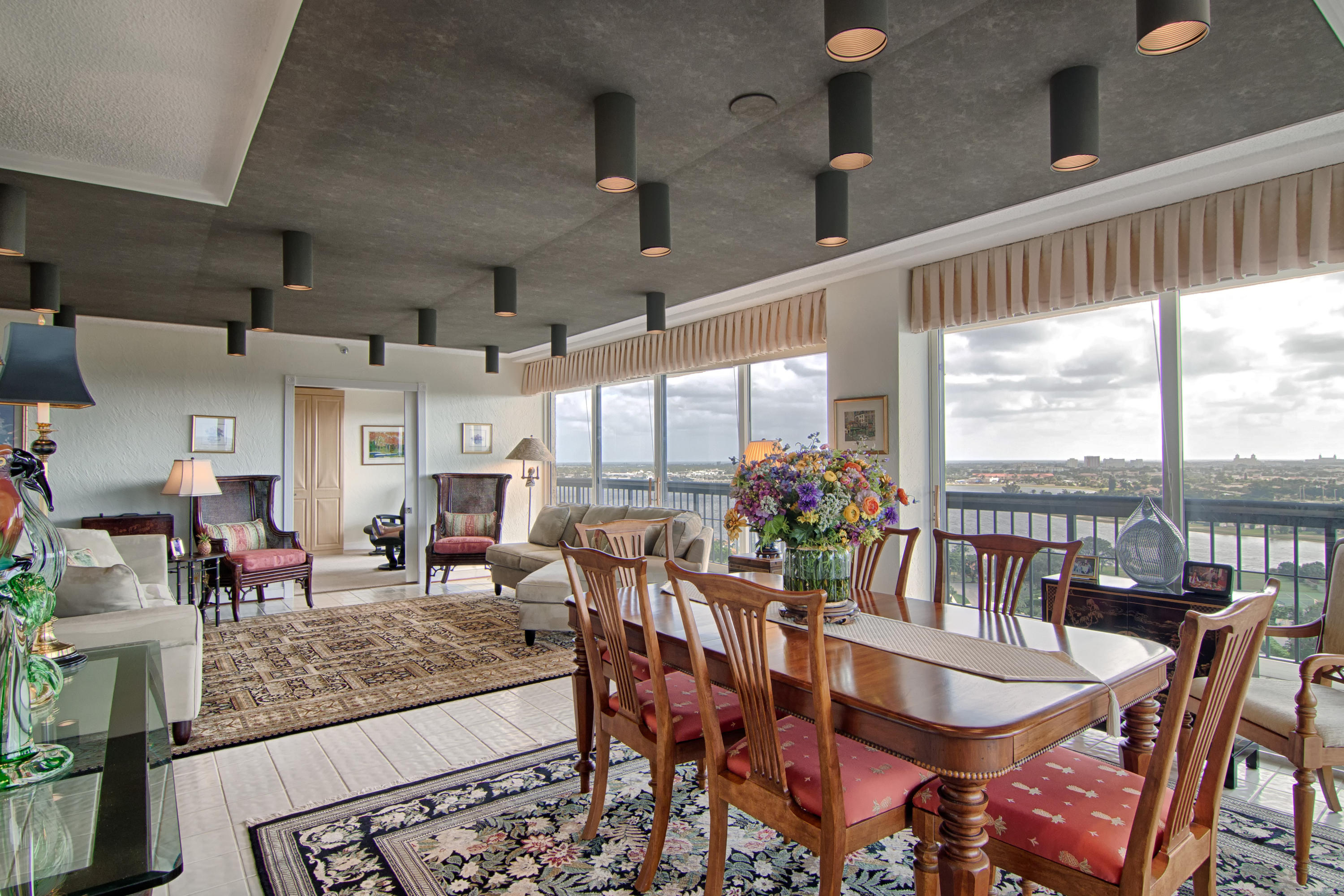 LANDS OF THE PRESIDENT - Residential