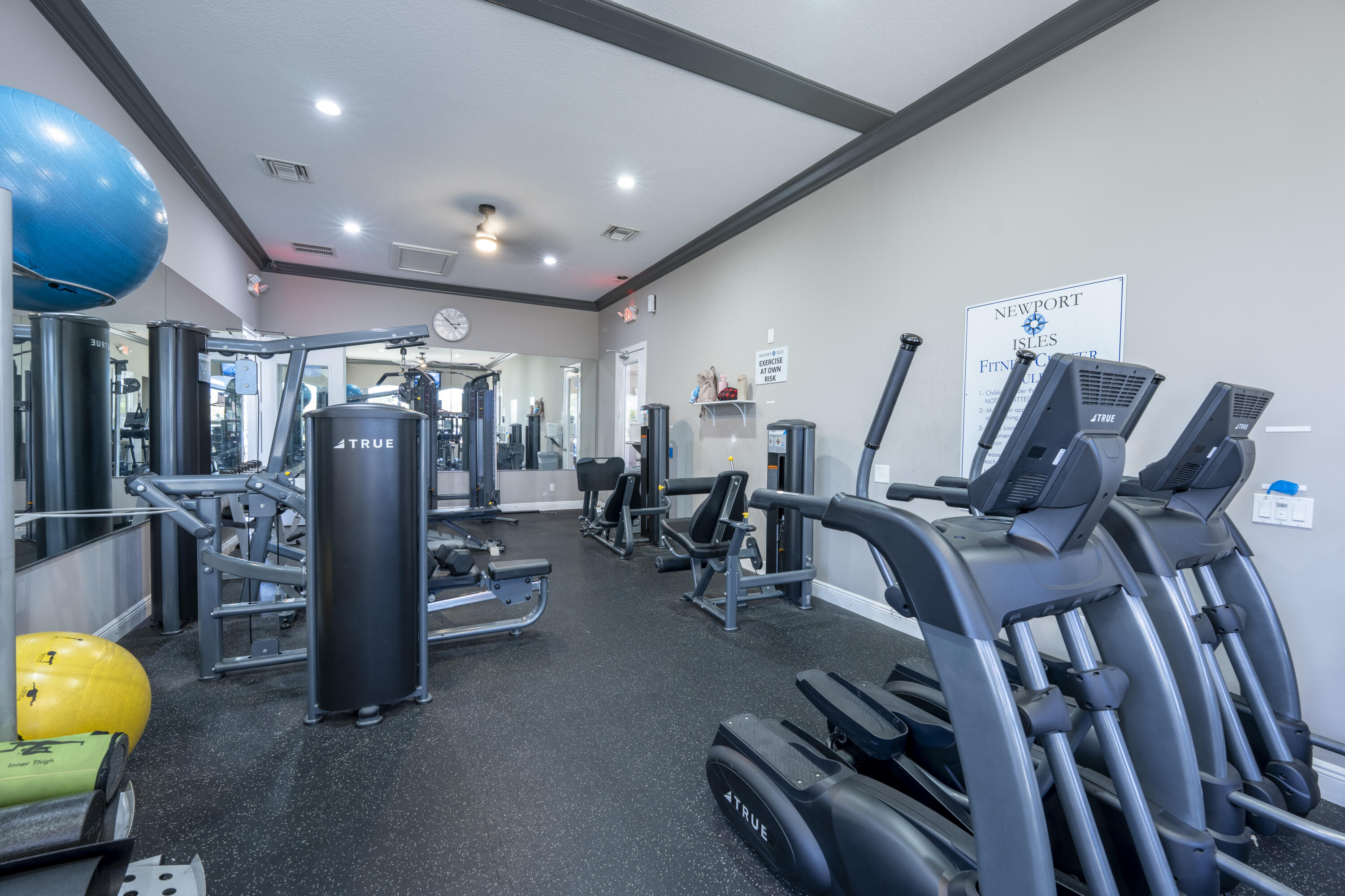 SECOND REPLAT OF PORTOFINO ISLES - Residential