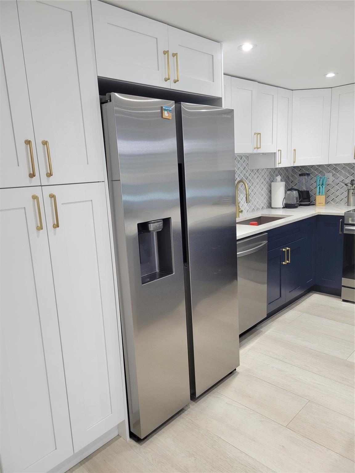 Oceanview Bldg Condo - Residential Lease