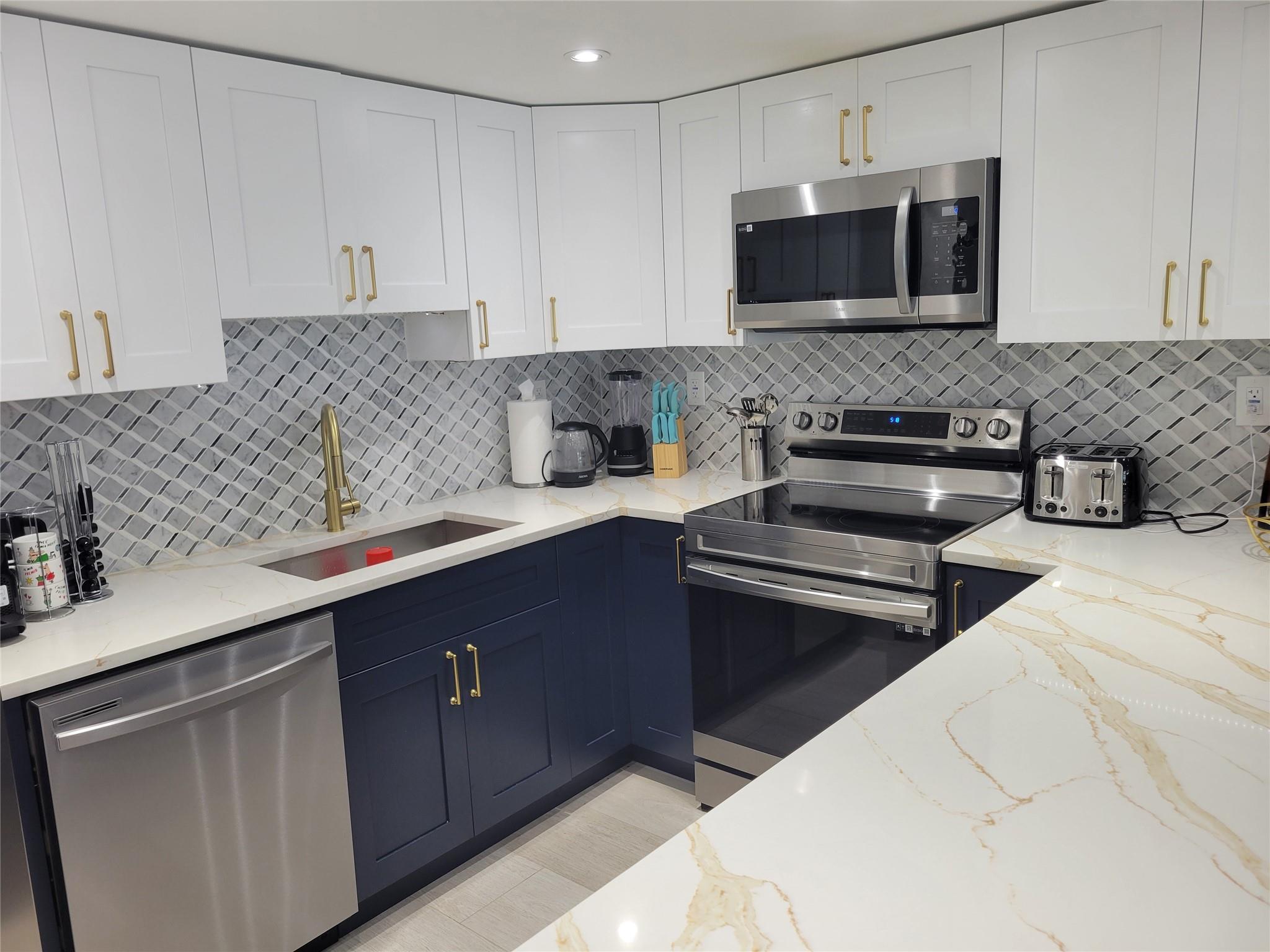 Oceanview Bldg Condo - Residential Lease