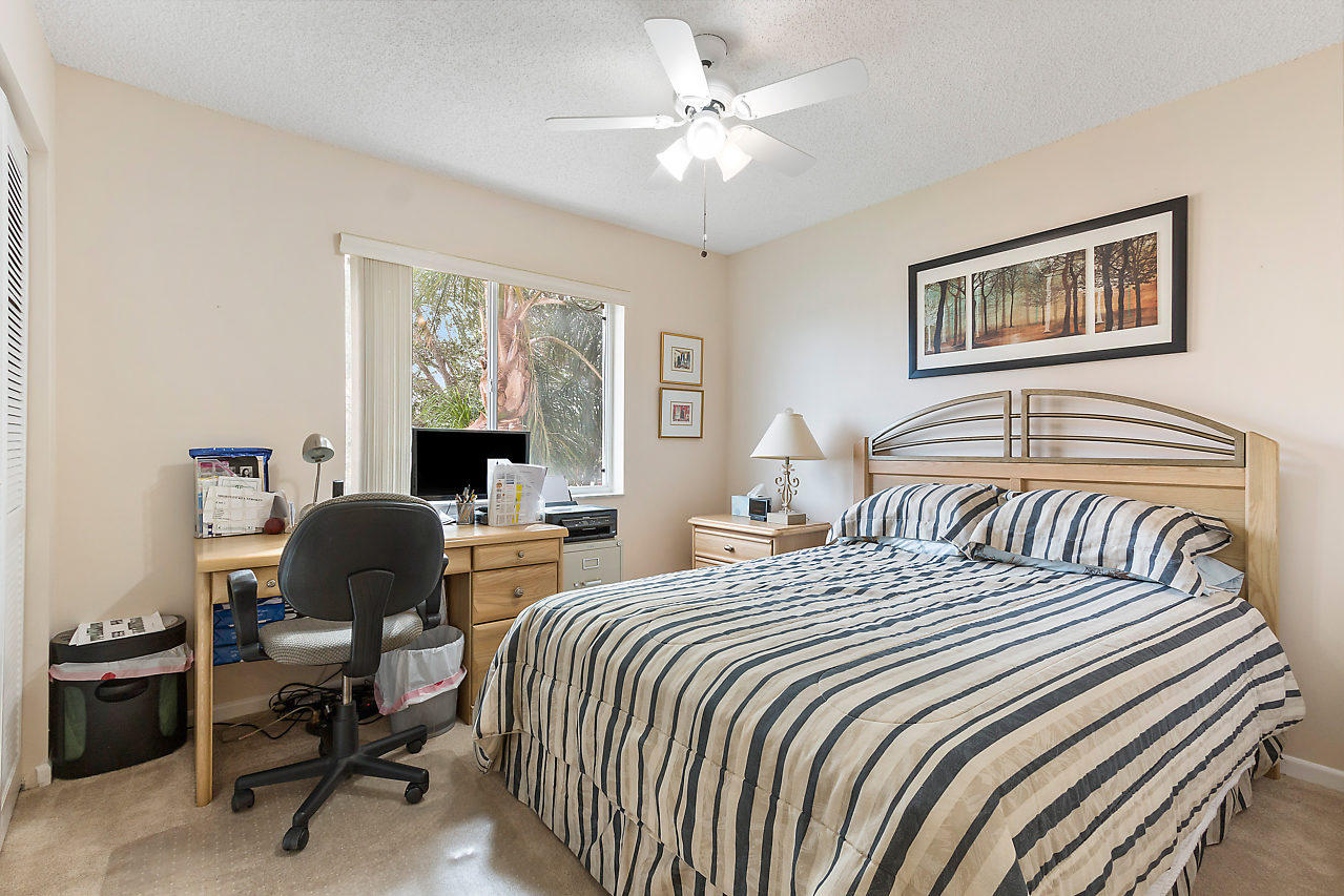 HUNTINGTON POINTE - Residential