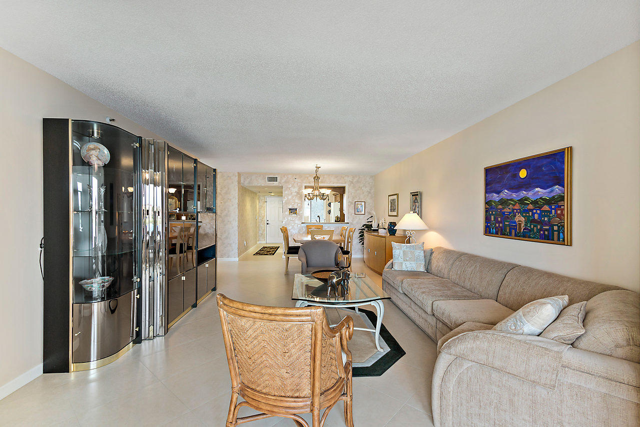 HUNTINGTON POINTE - Residential