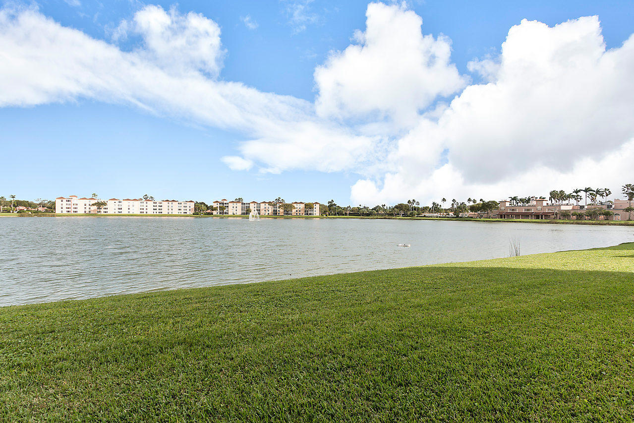 HUNTINGTON POINTE - Residential