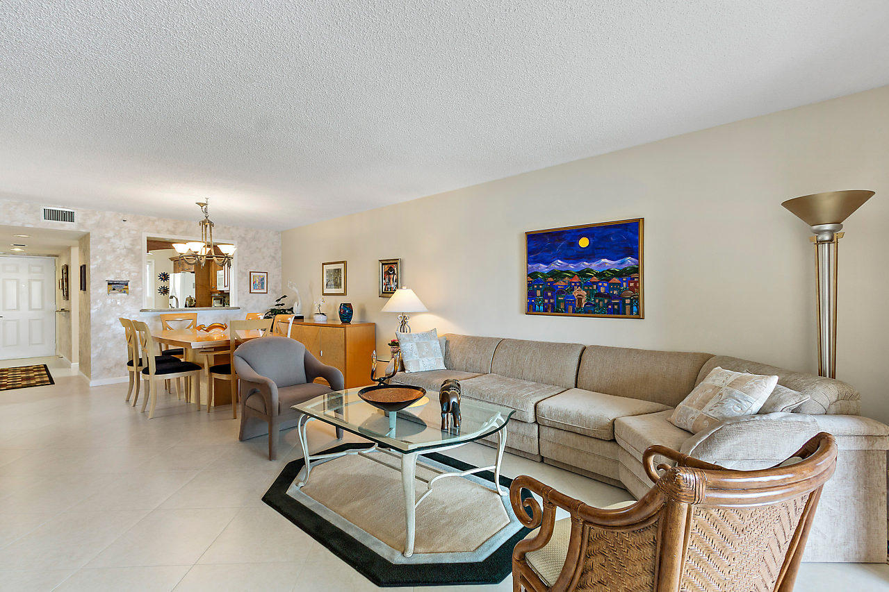 HUNTINGTON POINTE - Residential