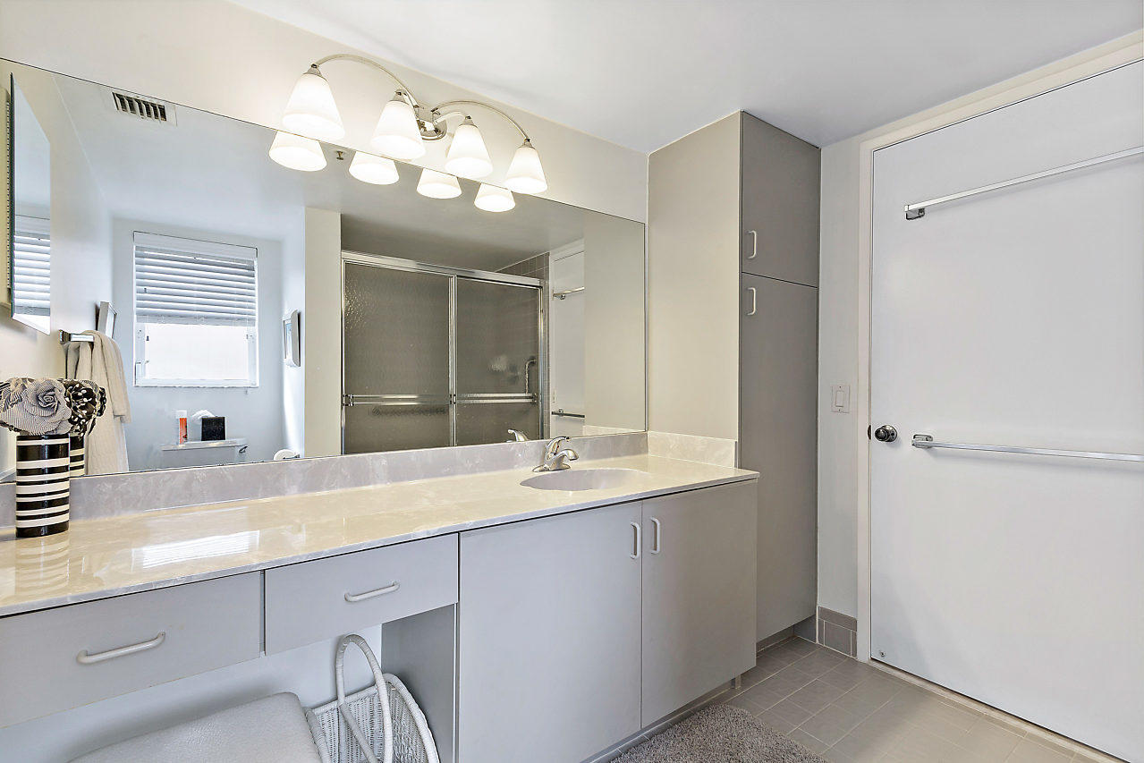 HUNTINGTON POINTE - Residential