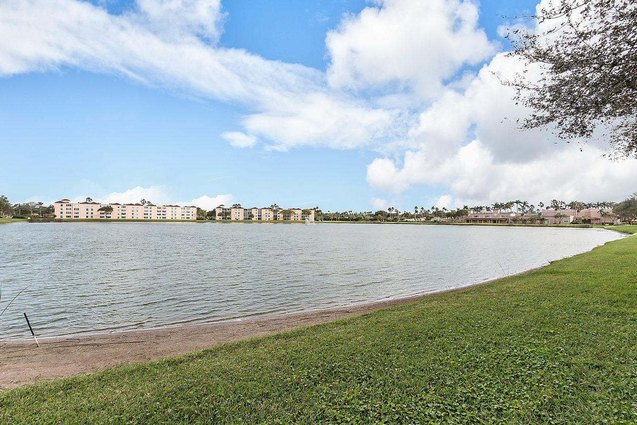 HUNTINGTON POINTE - Residential