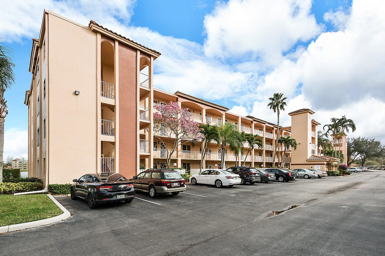 HUNTINGTON POINTE - Residential