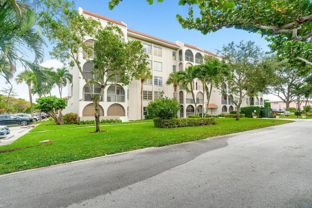 Photo of 250 NE 20th Street #2250, Boca Raton, FL 33431 (MLS # R11082377)