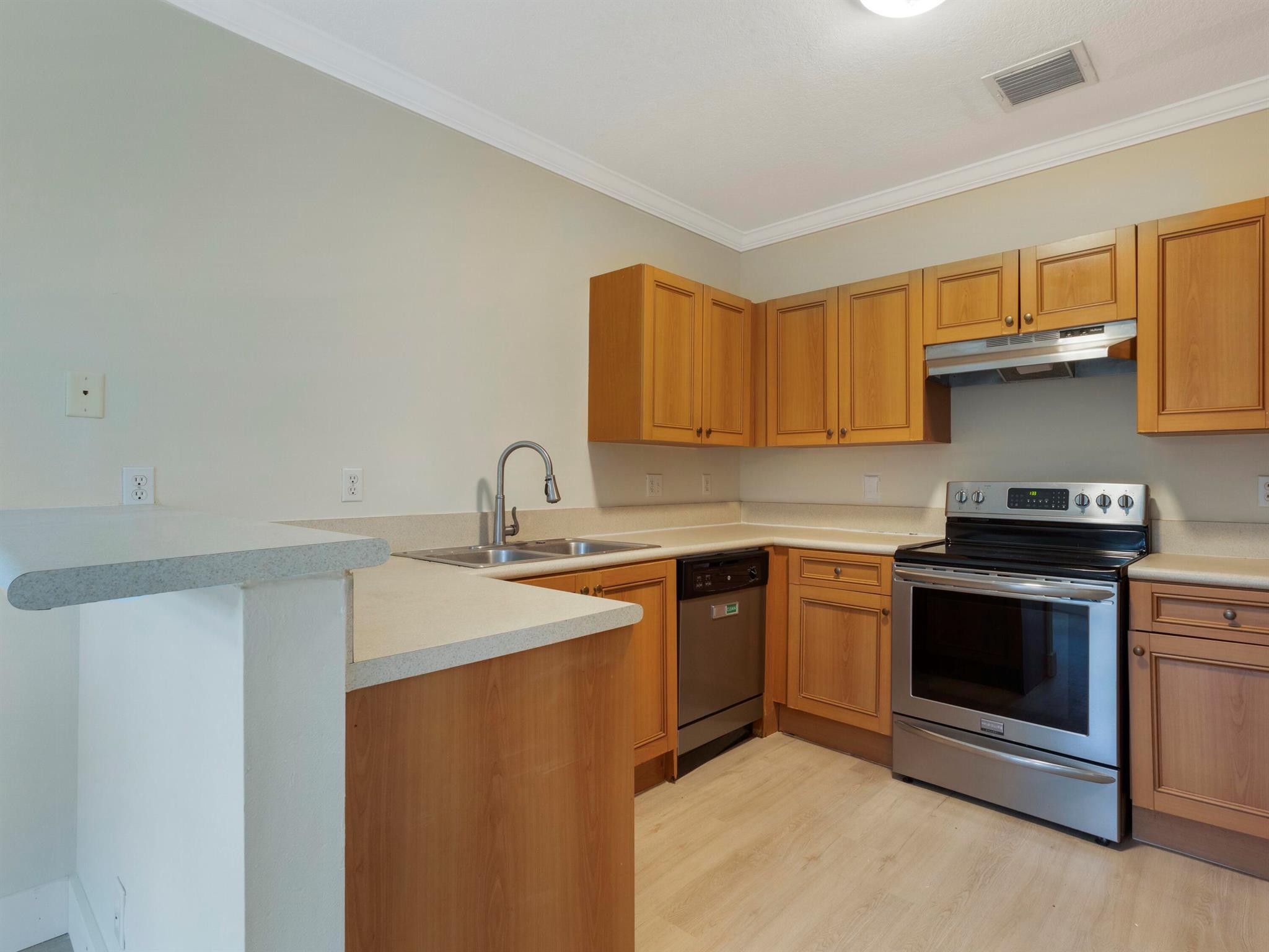ESTANCIA AT PALM SPRINGS - Residential Lease