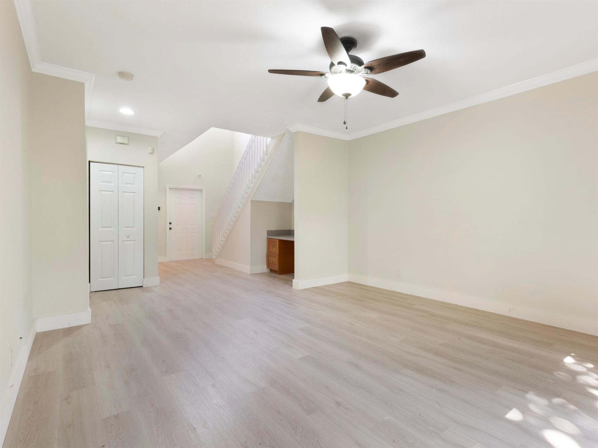 ESTANCIA AT PALM SPRINGS - Residential Lease