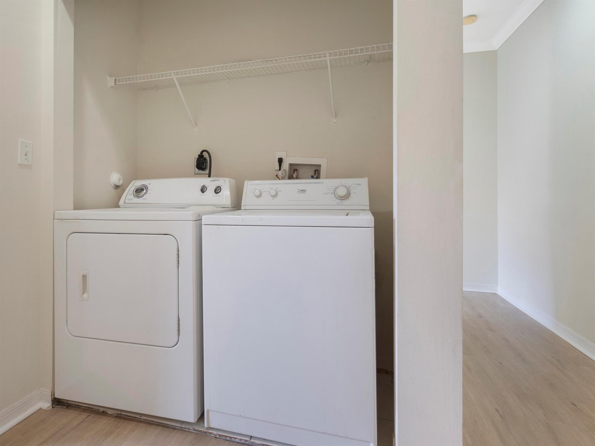 ESTANCIA AT PALM SPRINGS - Residential Lease