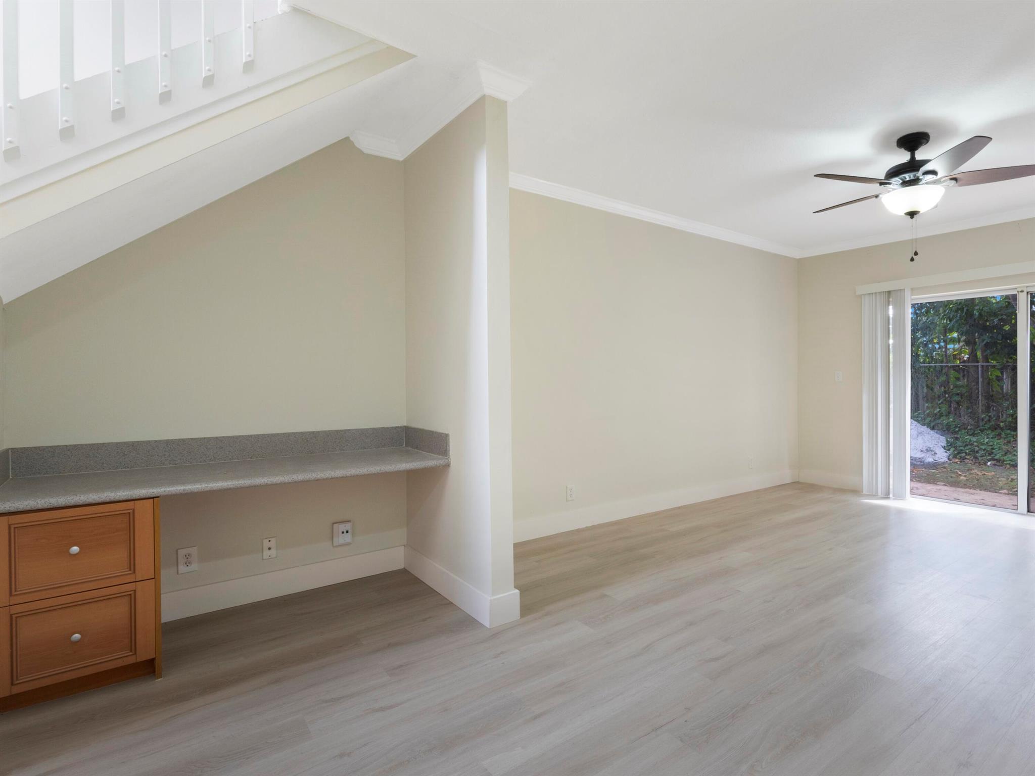 ESTANCIA AT PALM SPRINGS - Residential Lease