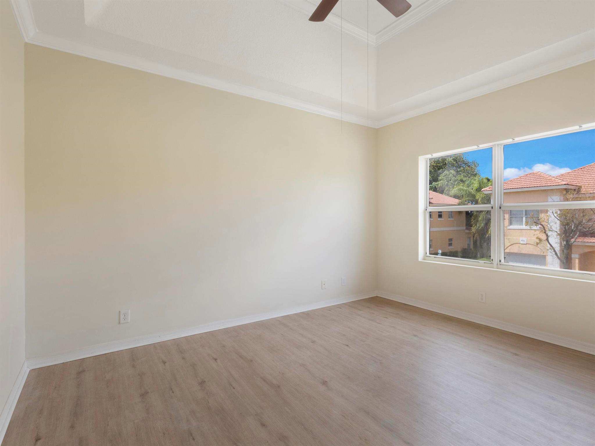 ESTANCIA AT PALM SPRINGS - Residential Lease
