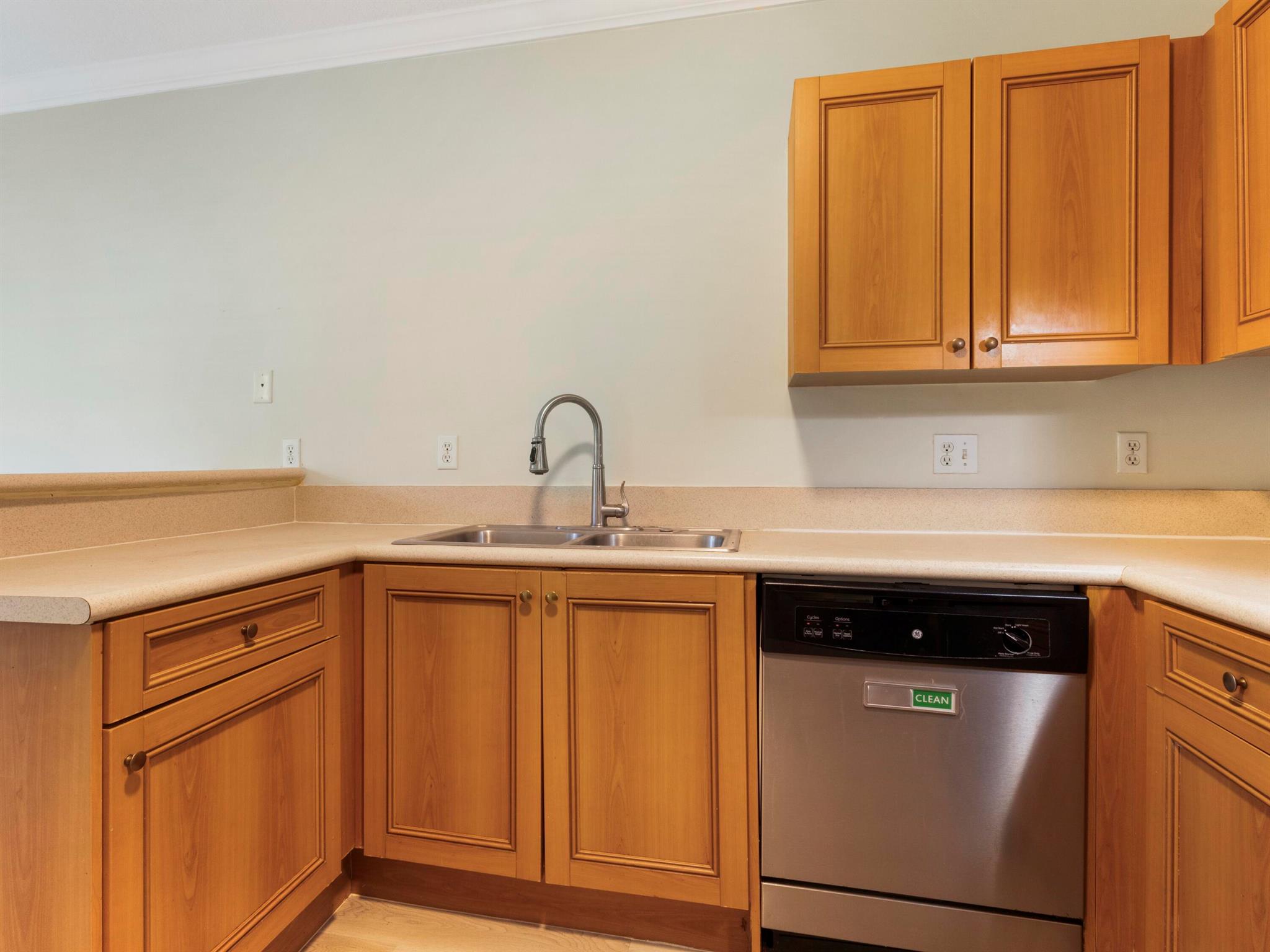 ESTANCIA AT PALM SPRINGS - Residential Lease