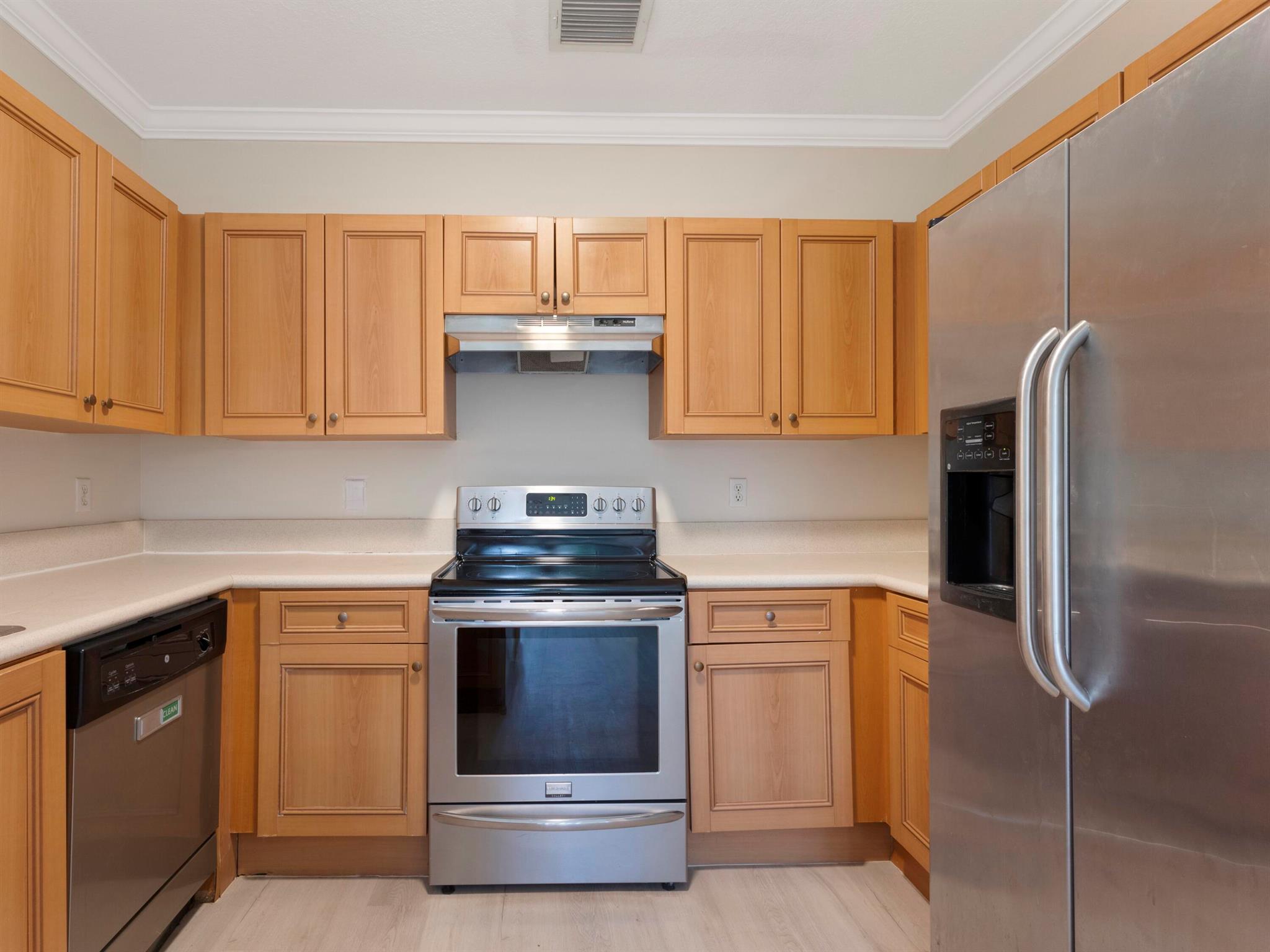 ESTANCIA AT PALM SPRINGS - Residential Lease