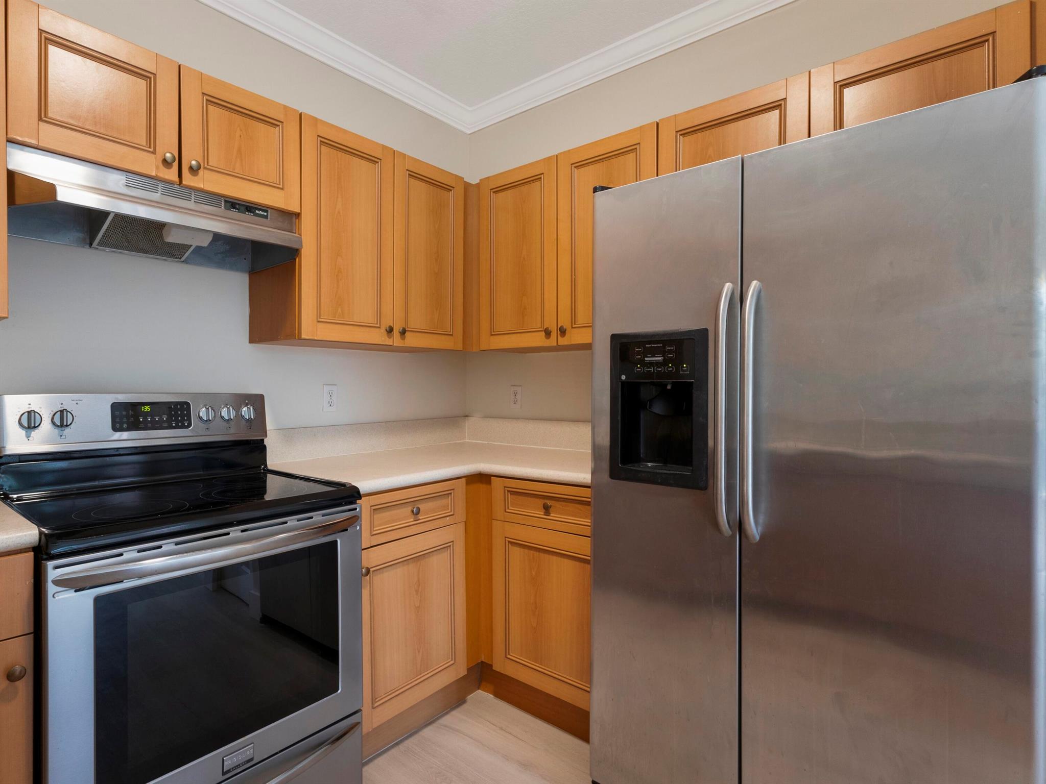 ESTANCIA AT PALM SPRINGS - Residential Lease
