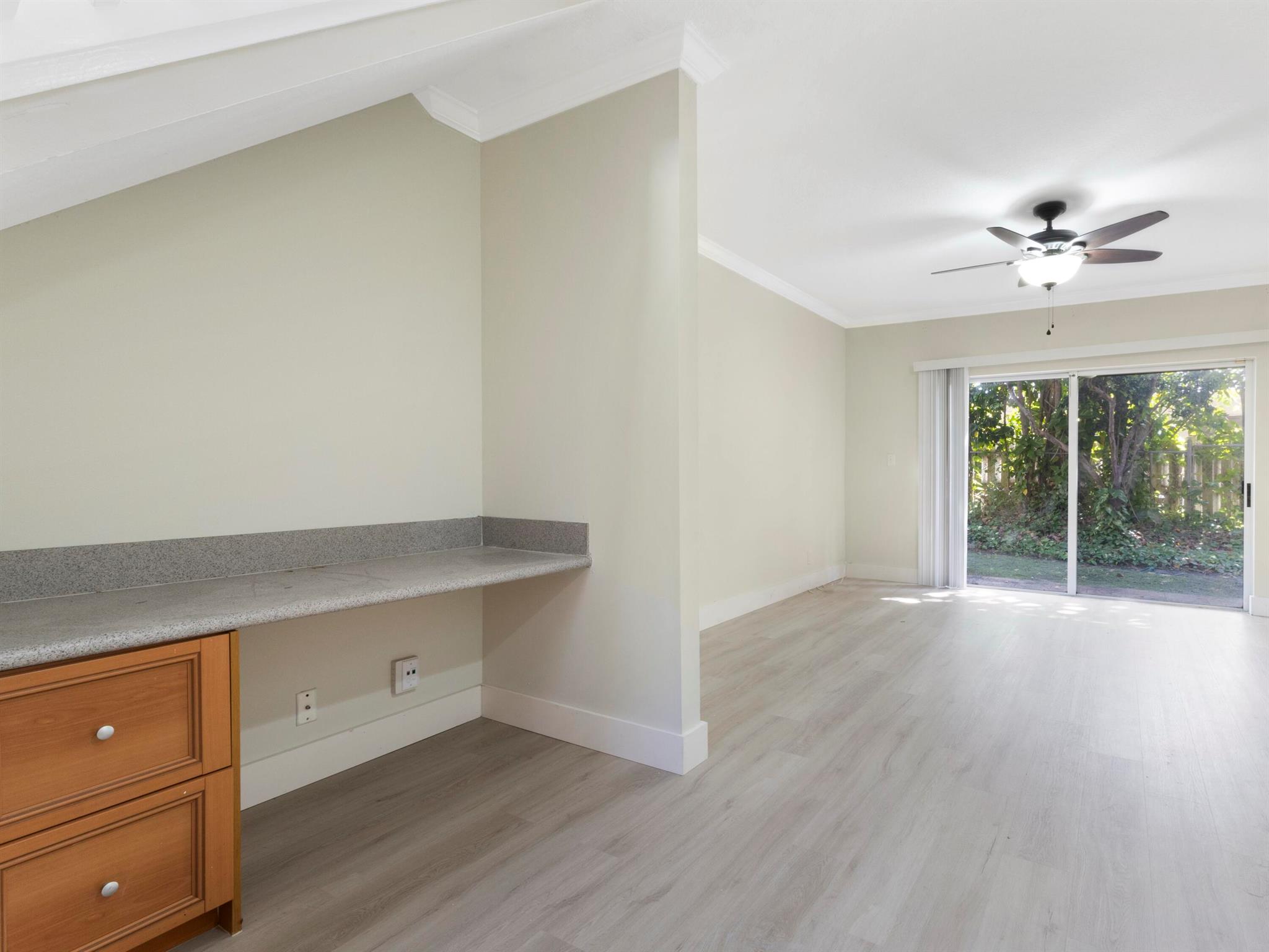 ESTANCIA AT PALM SPRINGS - Residential Lease