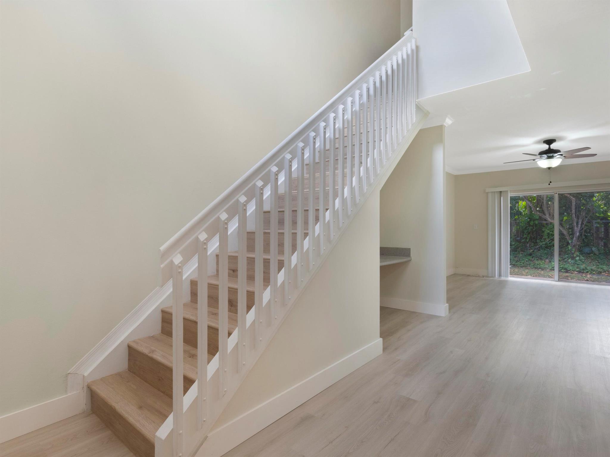 ESTANCIA AT PALM SPRINGS - Residential Lease
