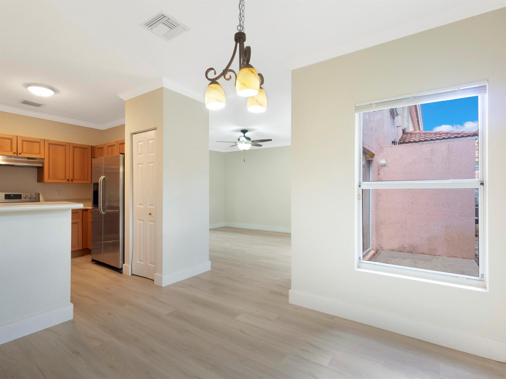 ESTANCIA AT PALM SPRINGS - Residential Lease