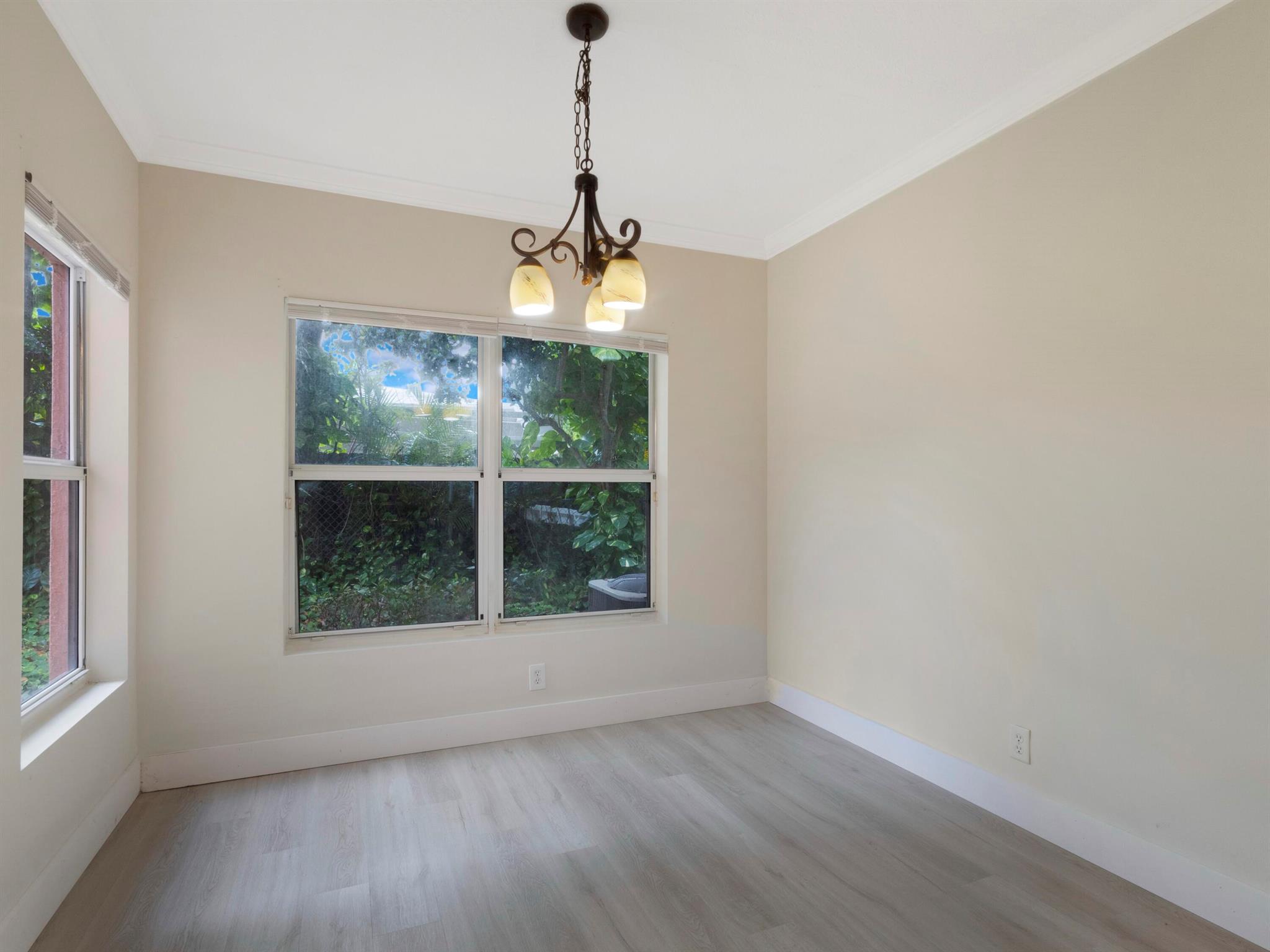ESTANCIA AT PALM SPRINGS - Residential Lease