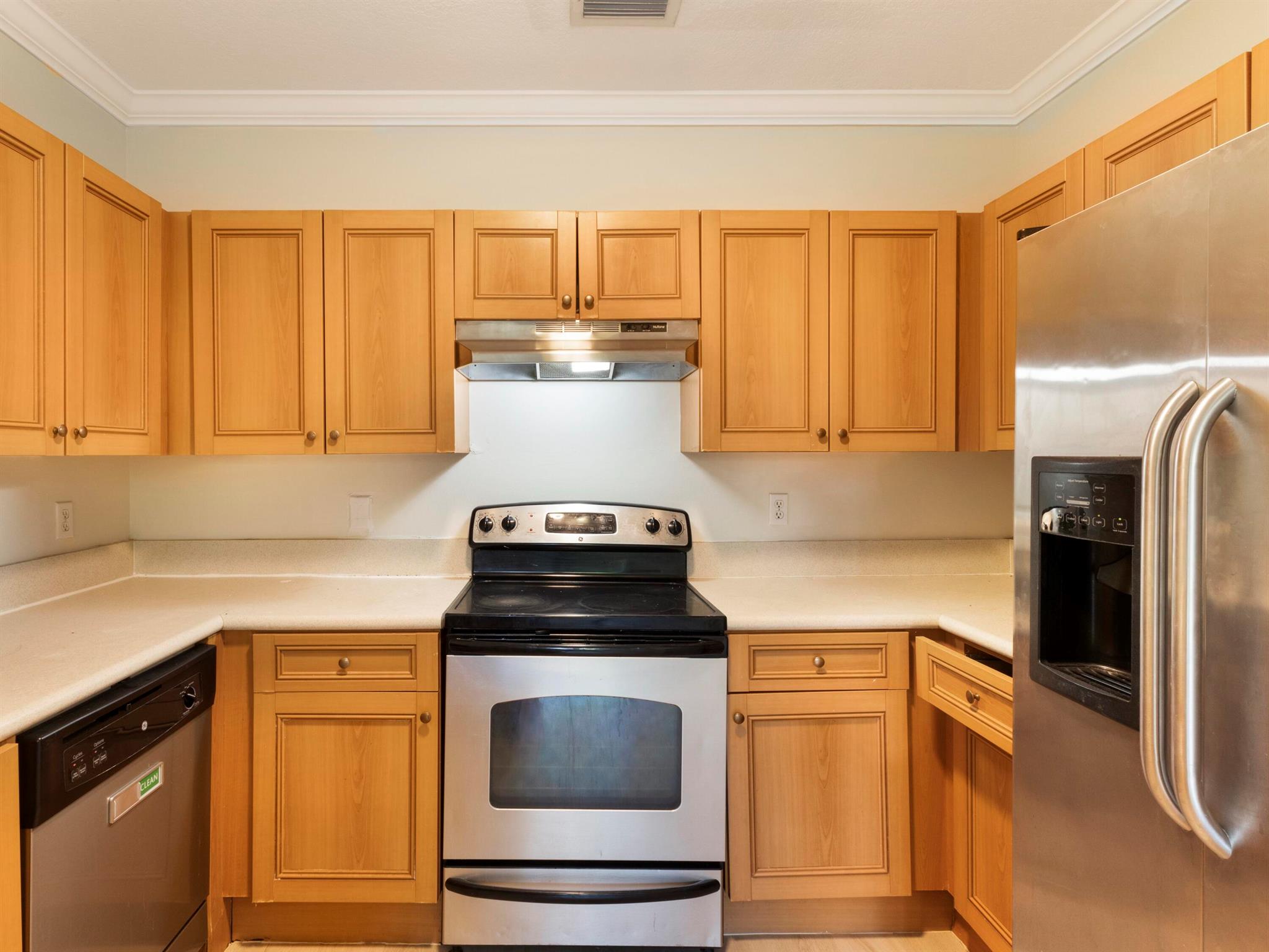 ESTANCIA AT PALM SPRINGS - Residential Lease