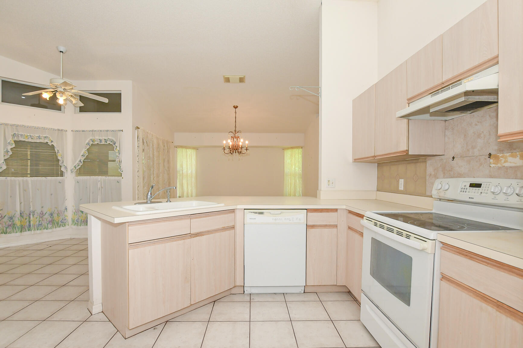 PORT ST LUCIE SECTION 9 - Residential