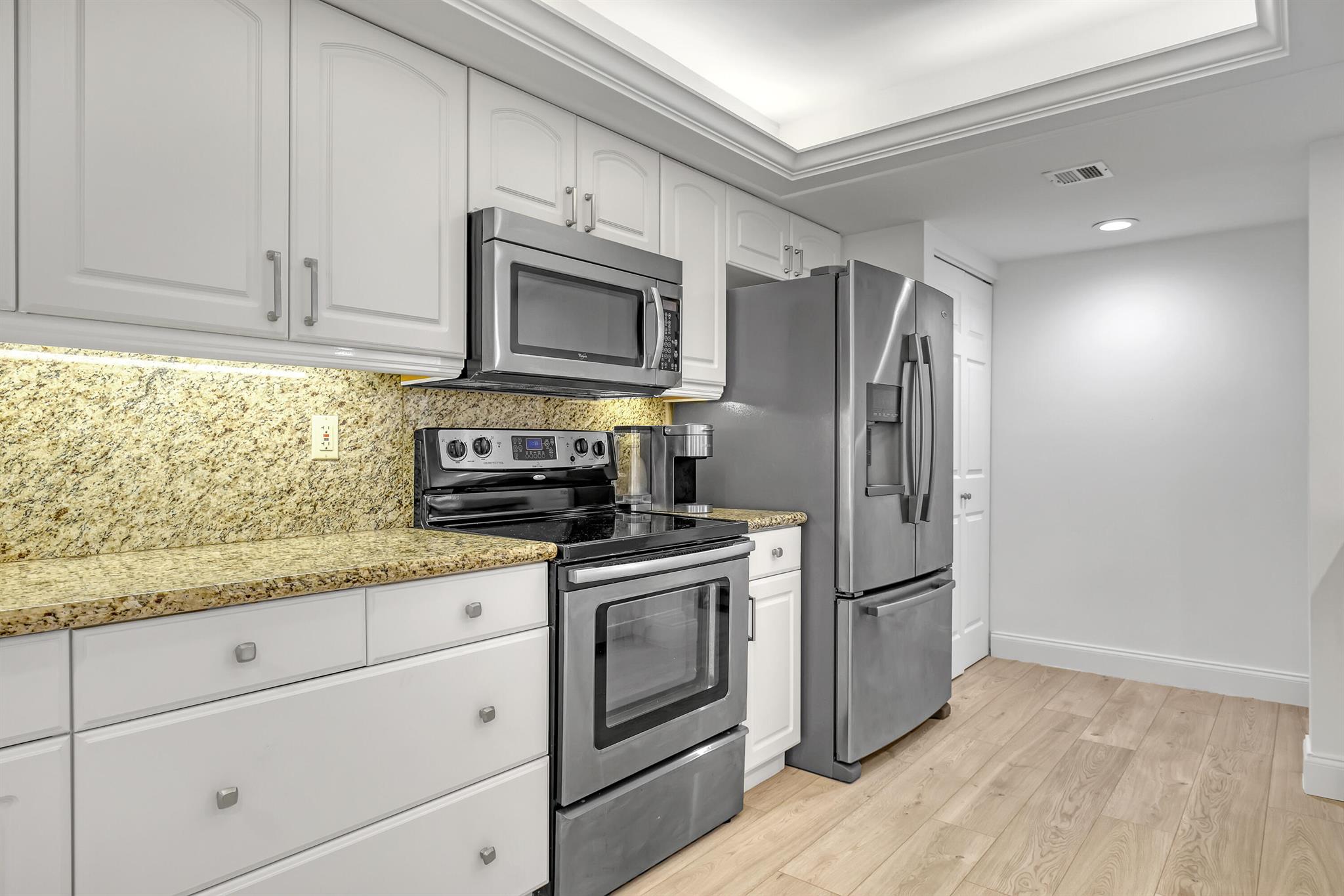 LAVERS DELRAY RACQUET CLUB CONDO - Residential Lease