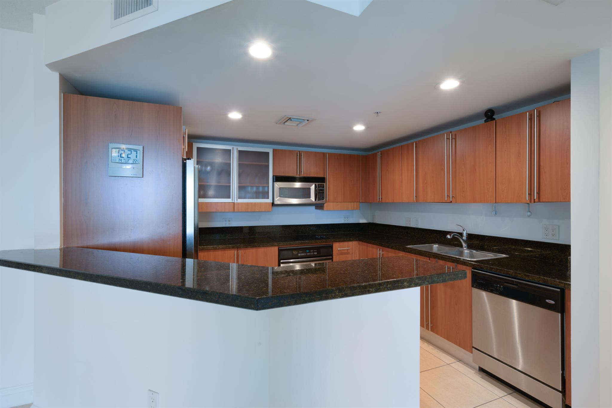 View photos, virtual tours, details... 610 Clematis Street 700-702