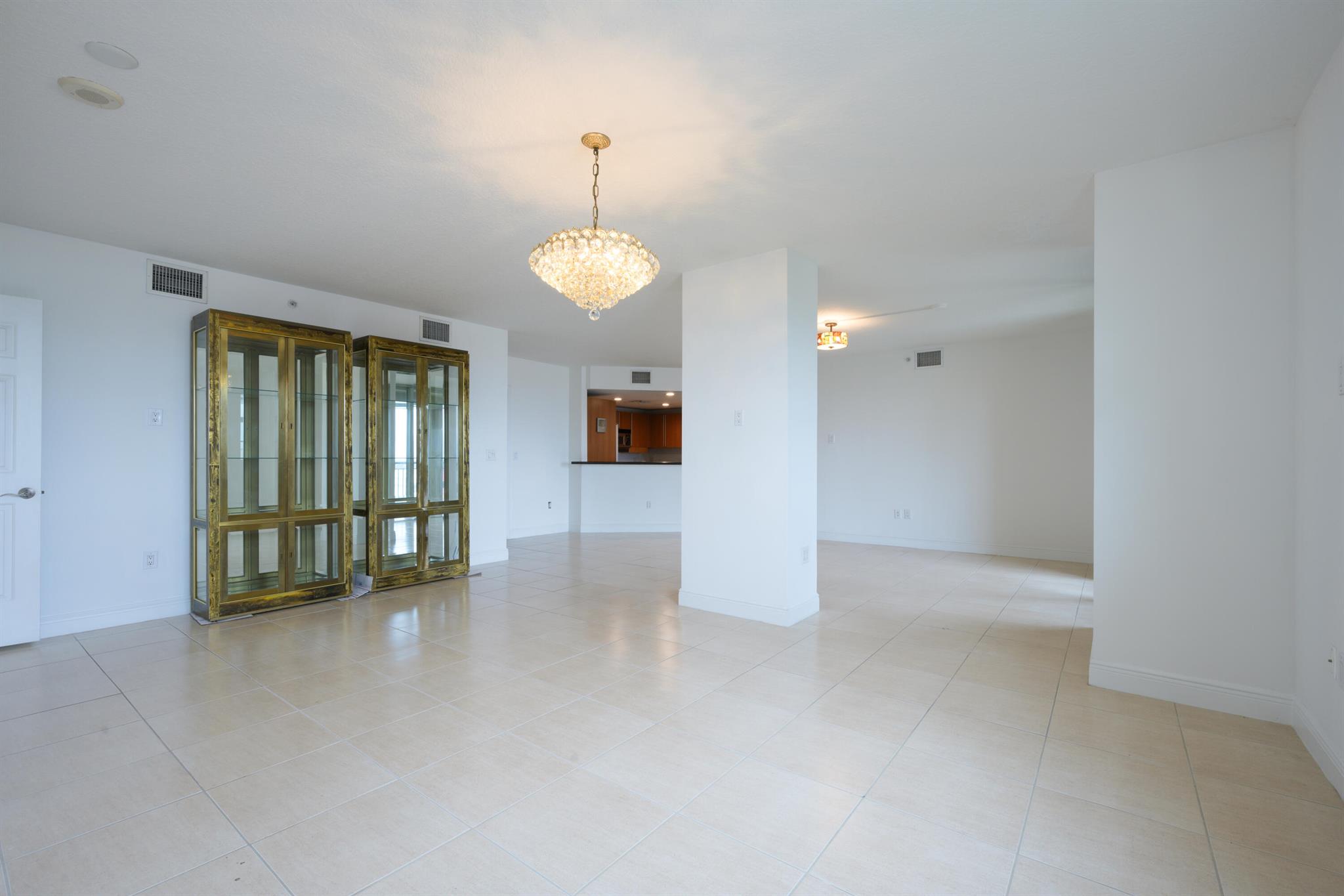 610 CLEMATIS CONDO - Residential