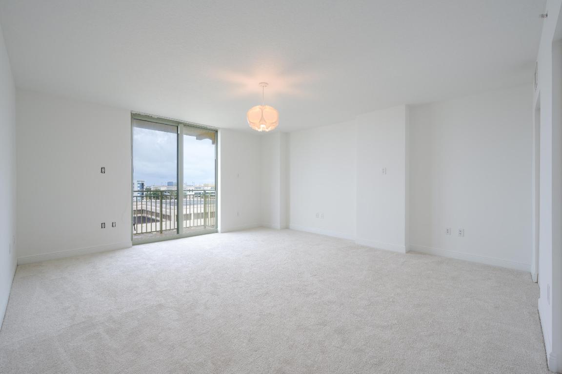 610 CLEMATIS CONDO - Residential