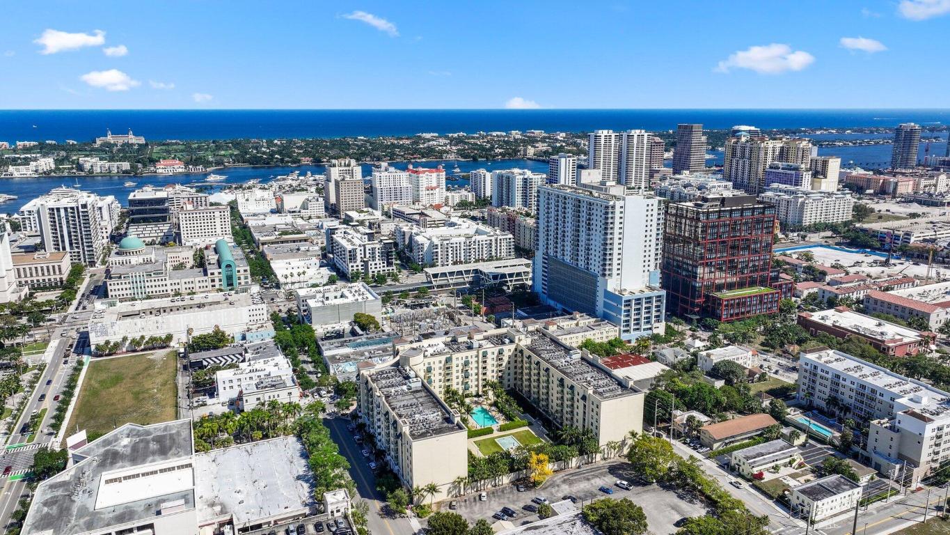 610 CLEMATIS CONDO - Residential