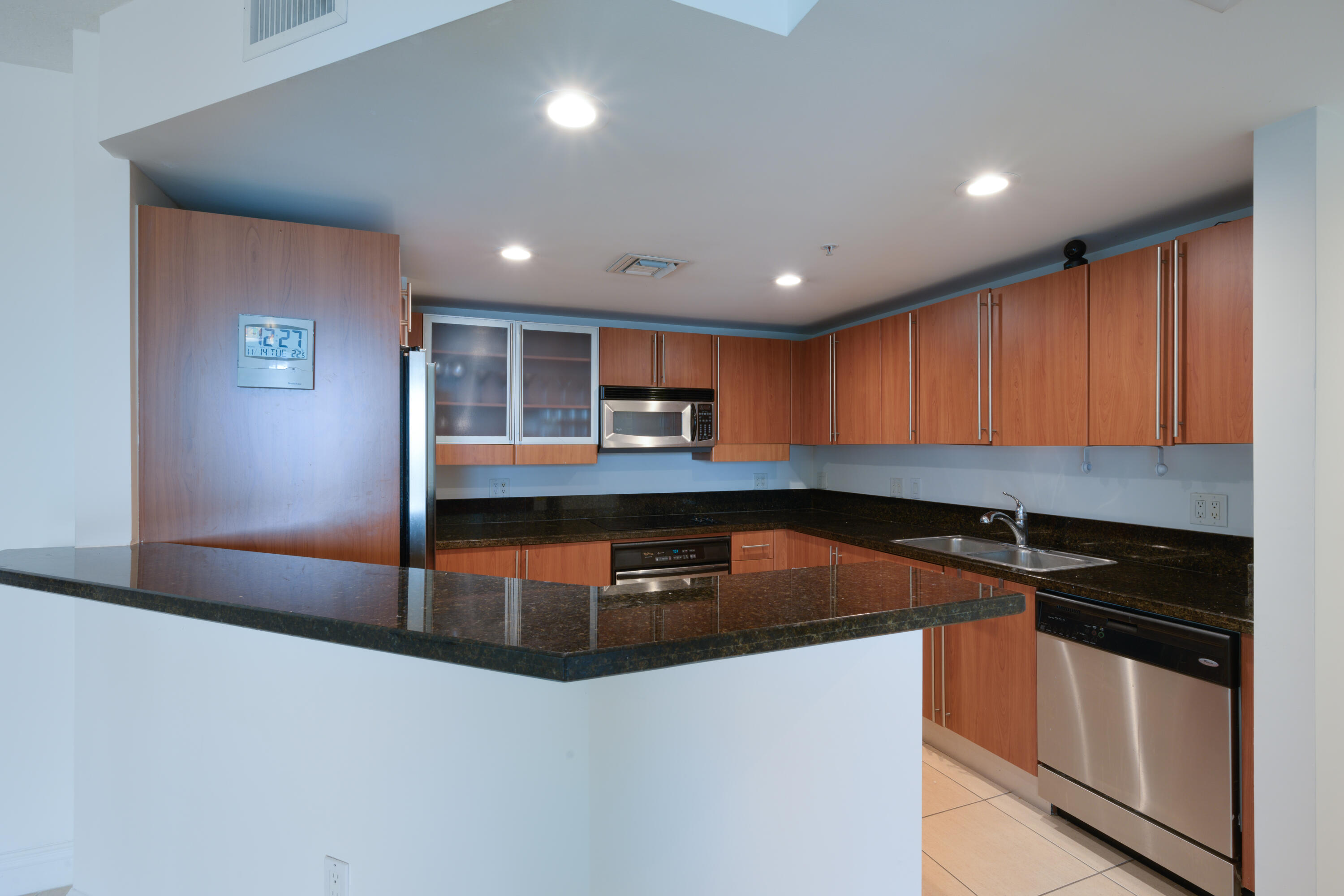 610 Clematis Street 700-702