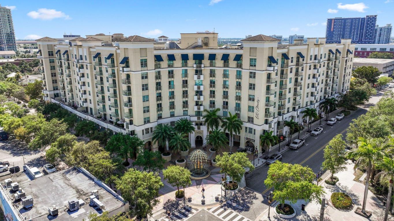 610 CLEMATIS CONDO - Residential