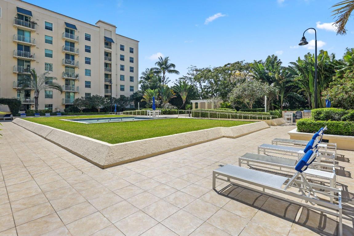 610 CLEMATIS CONDO - Residential