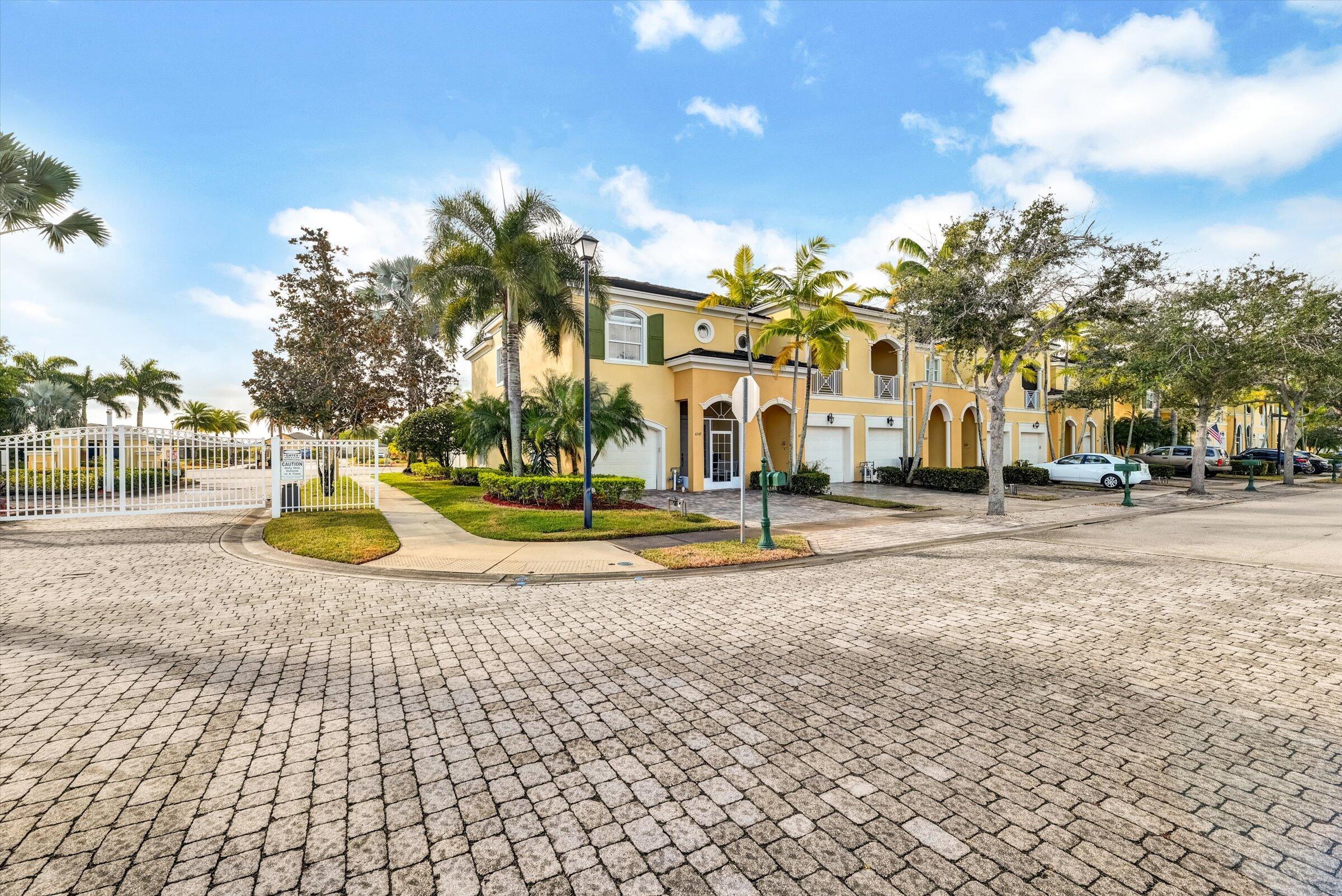 ST ANDREWS TOWNHOMES - Residential