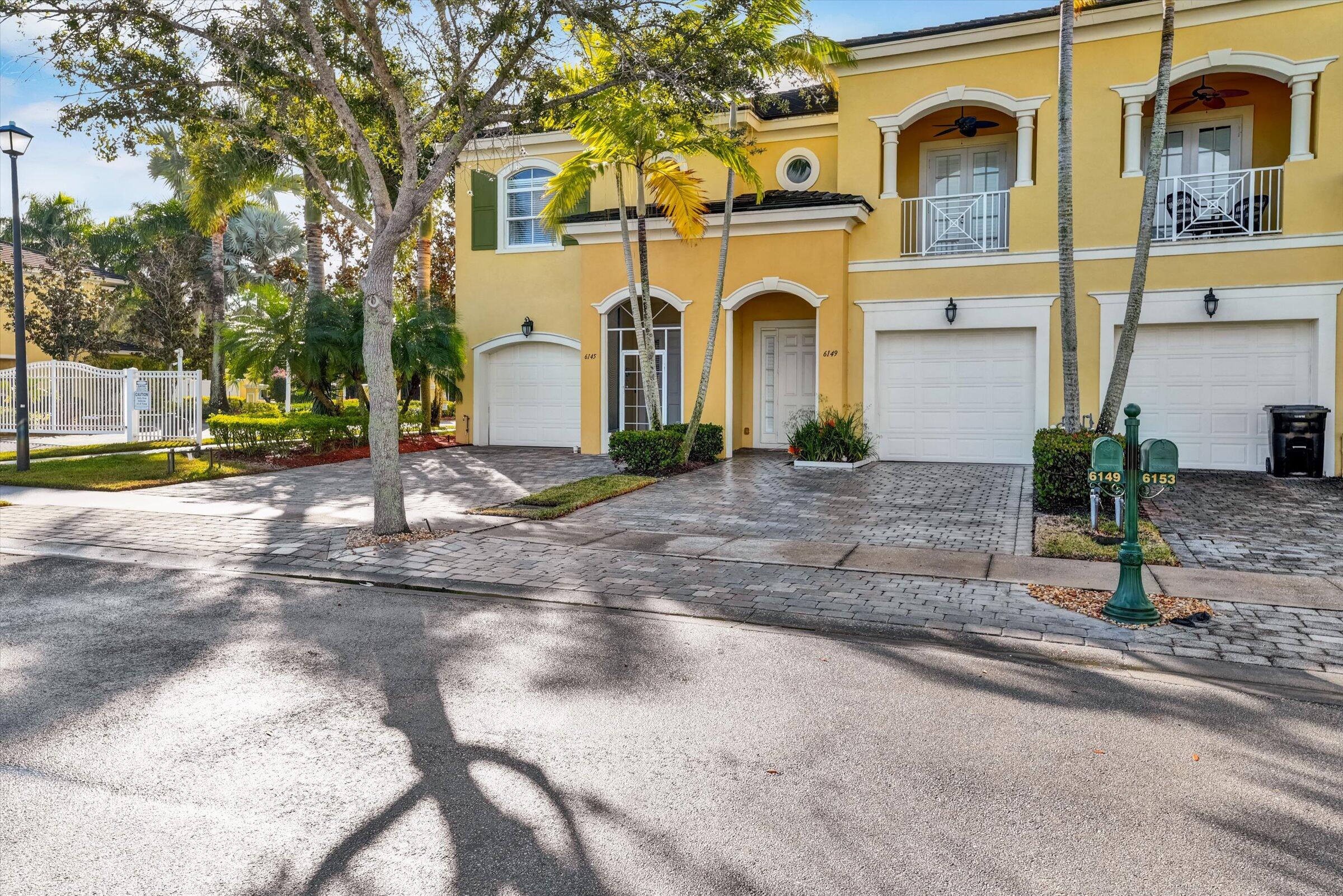 ST ANDREWS TOWNHOMES - Residential