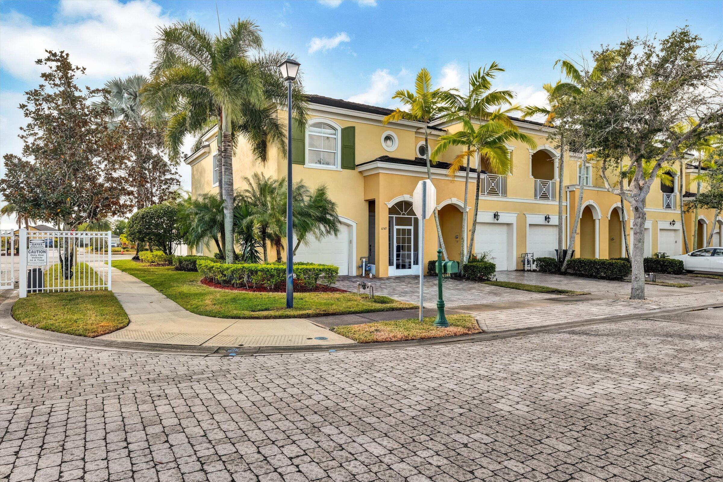 ST ANDREWS TOWNHOMES - Residential