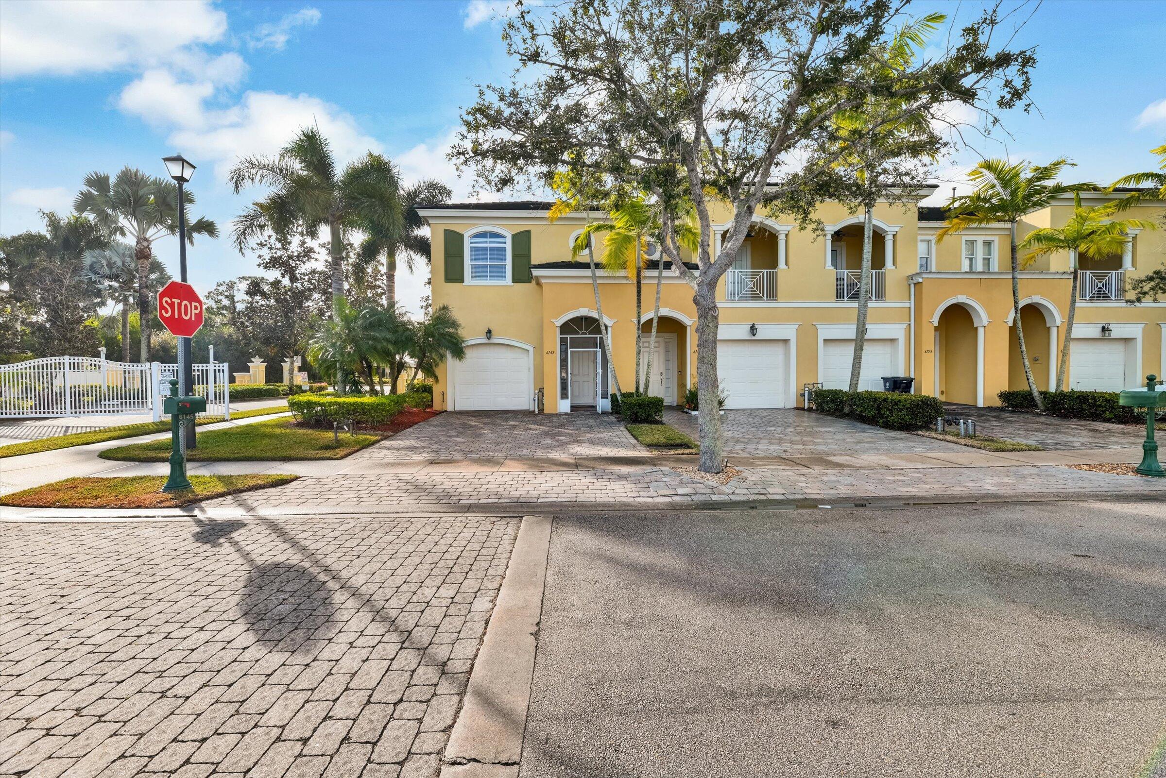 ST ANDREWS TOWNHOMES - Residential