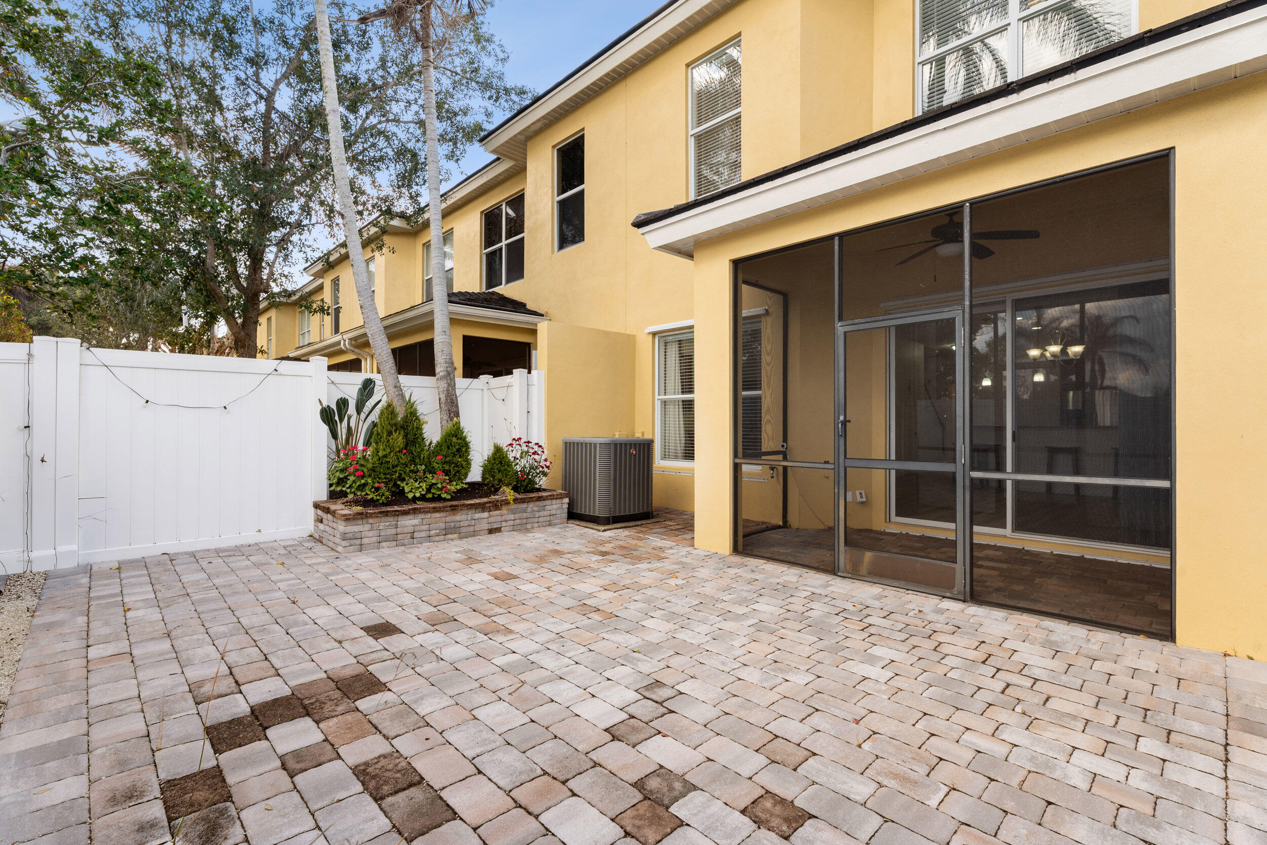 ST ANDREWS TOWNHOMES - Residential