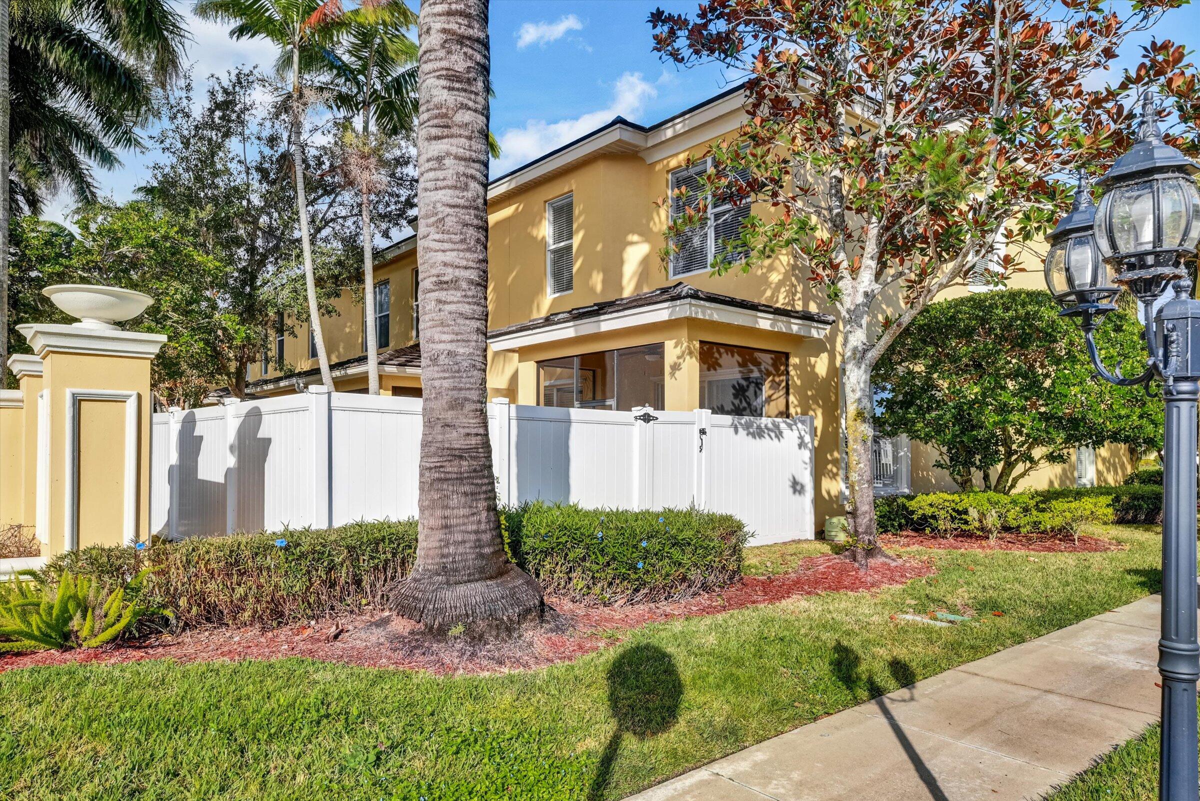 ST ANDREWS TOWNHOMES - Residential