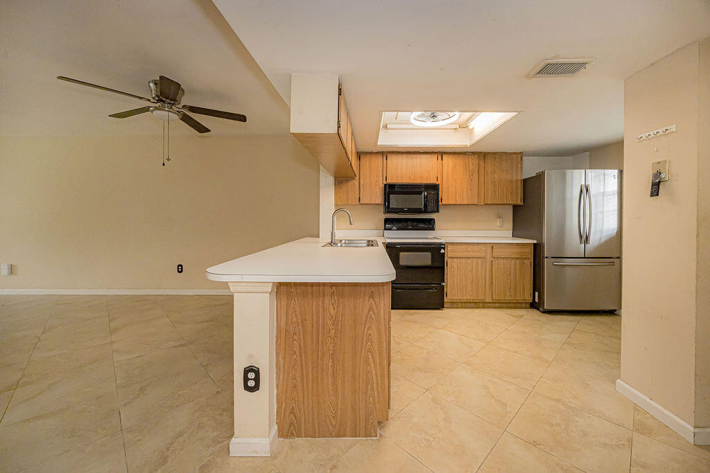 PALM BEACH TRACE CONDO - Residential