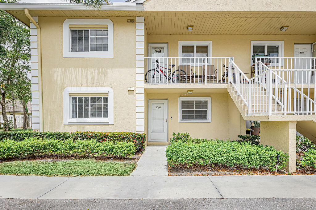 PALM BEACH TRACE CONDO - Residential