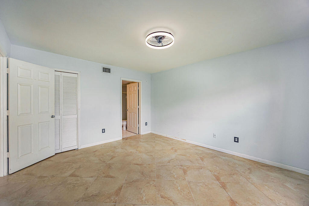 PALM BEACH TRACE CONDO - Residential