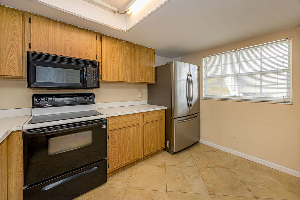 PALM BEACH TRACE CONDO - Residential