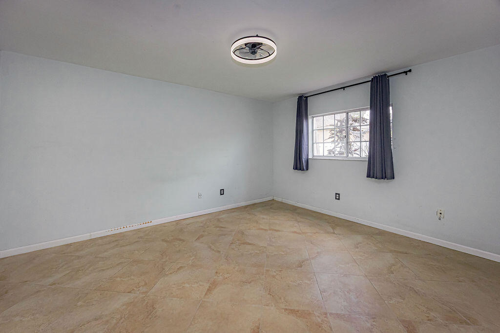 PALM BEACH TRACE CONDO - Residential