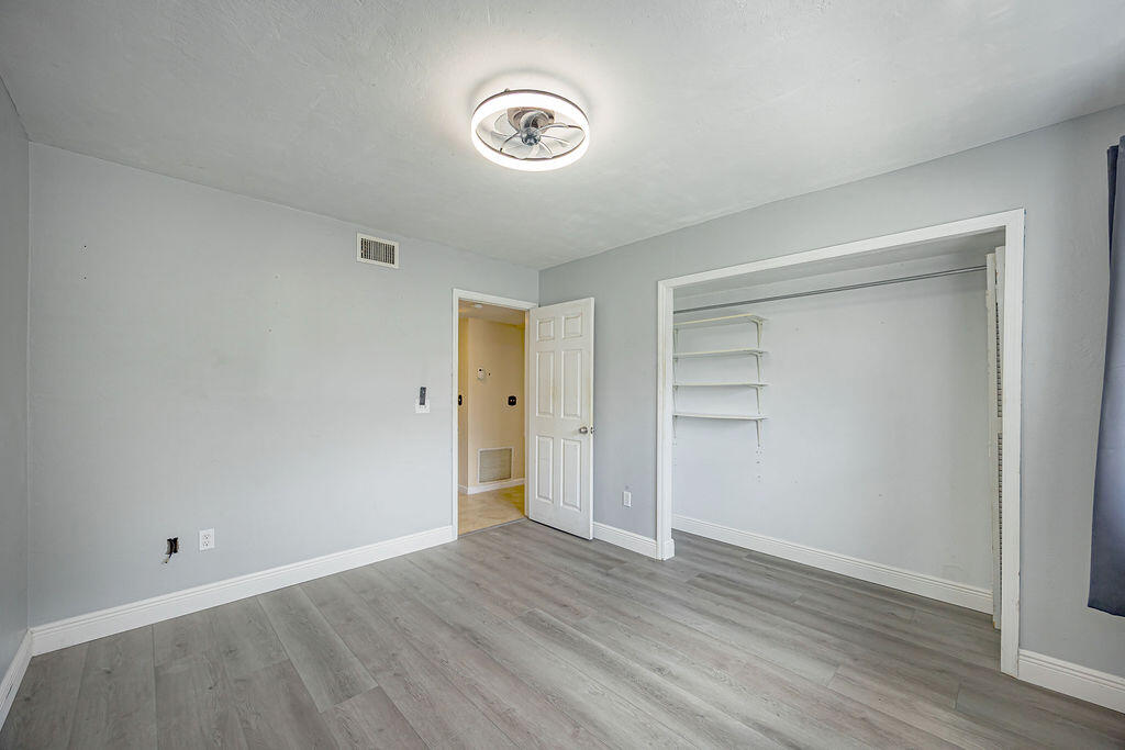 PALM BEACH TRACE CONDO - Residential