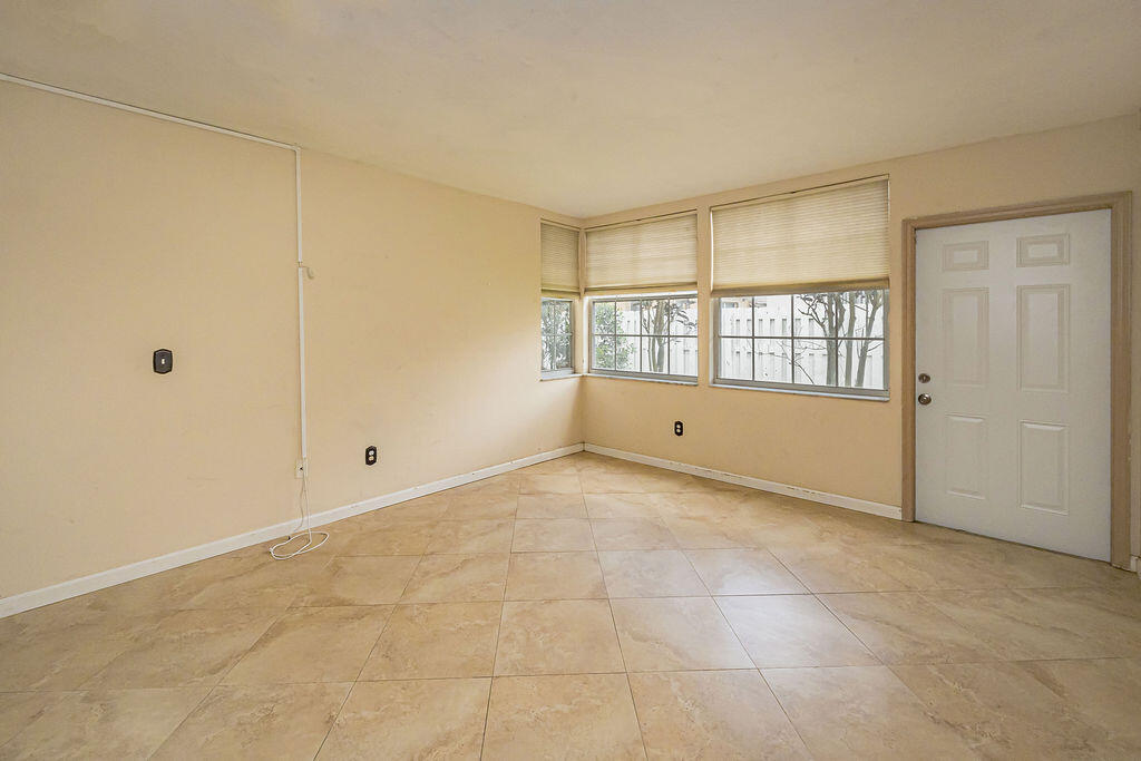 PALM BEACH TRACE CONDO - Residential