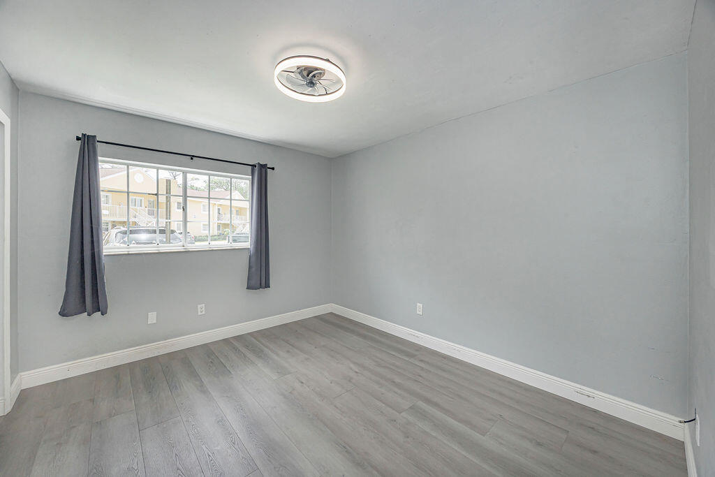 PALM BEACH TRACE CONDO - Residential