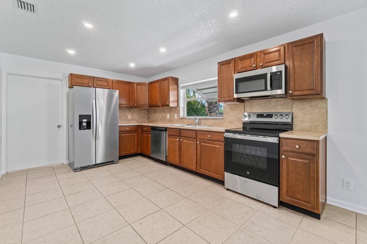 NORTH PALM BEACH VILLAGE - Residential Lease